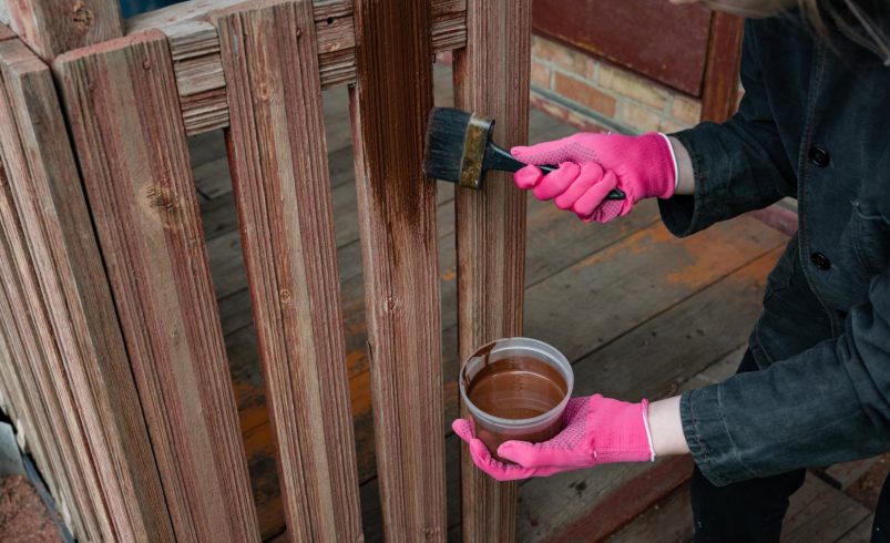 Best Fence Stains for Chicago Weather