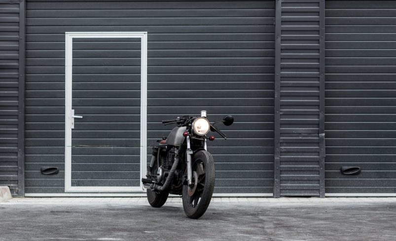 Best Garage Paint Colors for Modern Homes