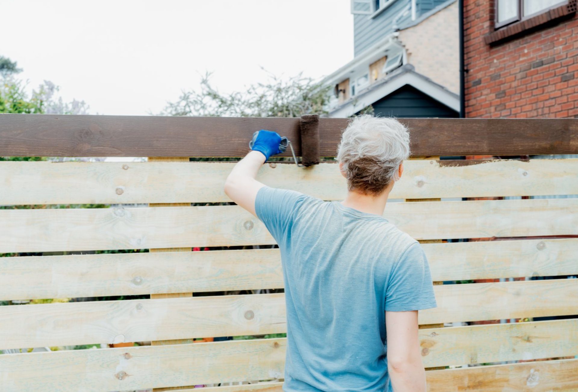 Best Paints for Repaired Fences