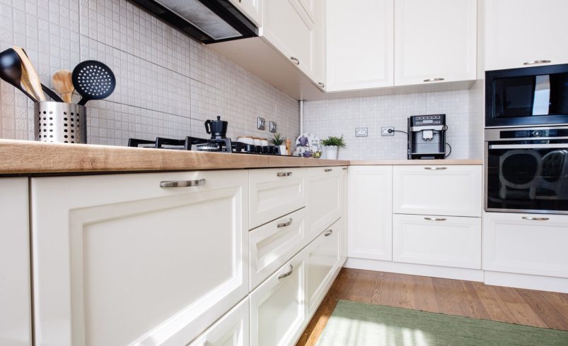 Cabinet Resurfacing vs Painting: What’s Right for You?