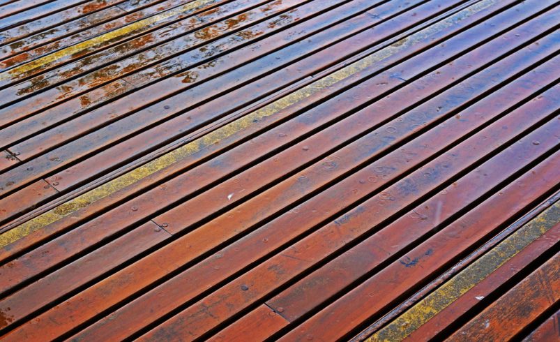Choosing the Right Deck Stain Color for Your Home