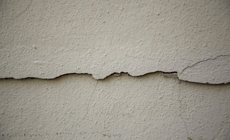 Crack Repair Tips for Interior and Exterior Walls