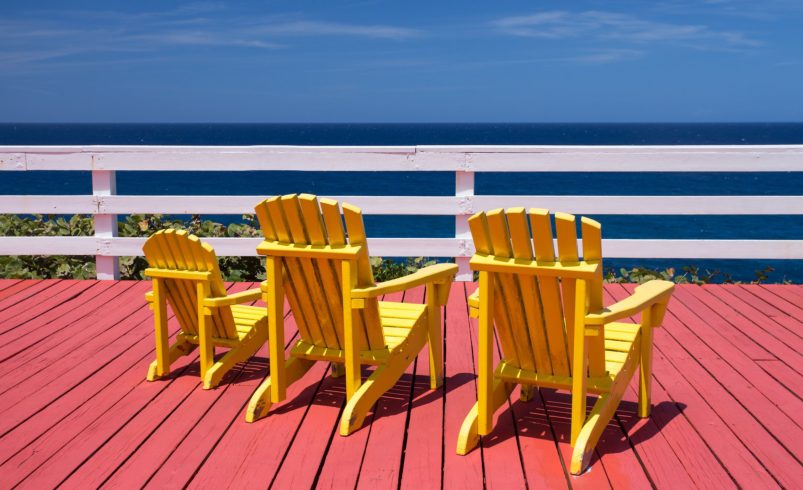 Deck Paint Colors That Enhance Outdoor Spaces