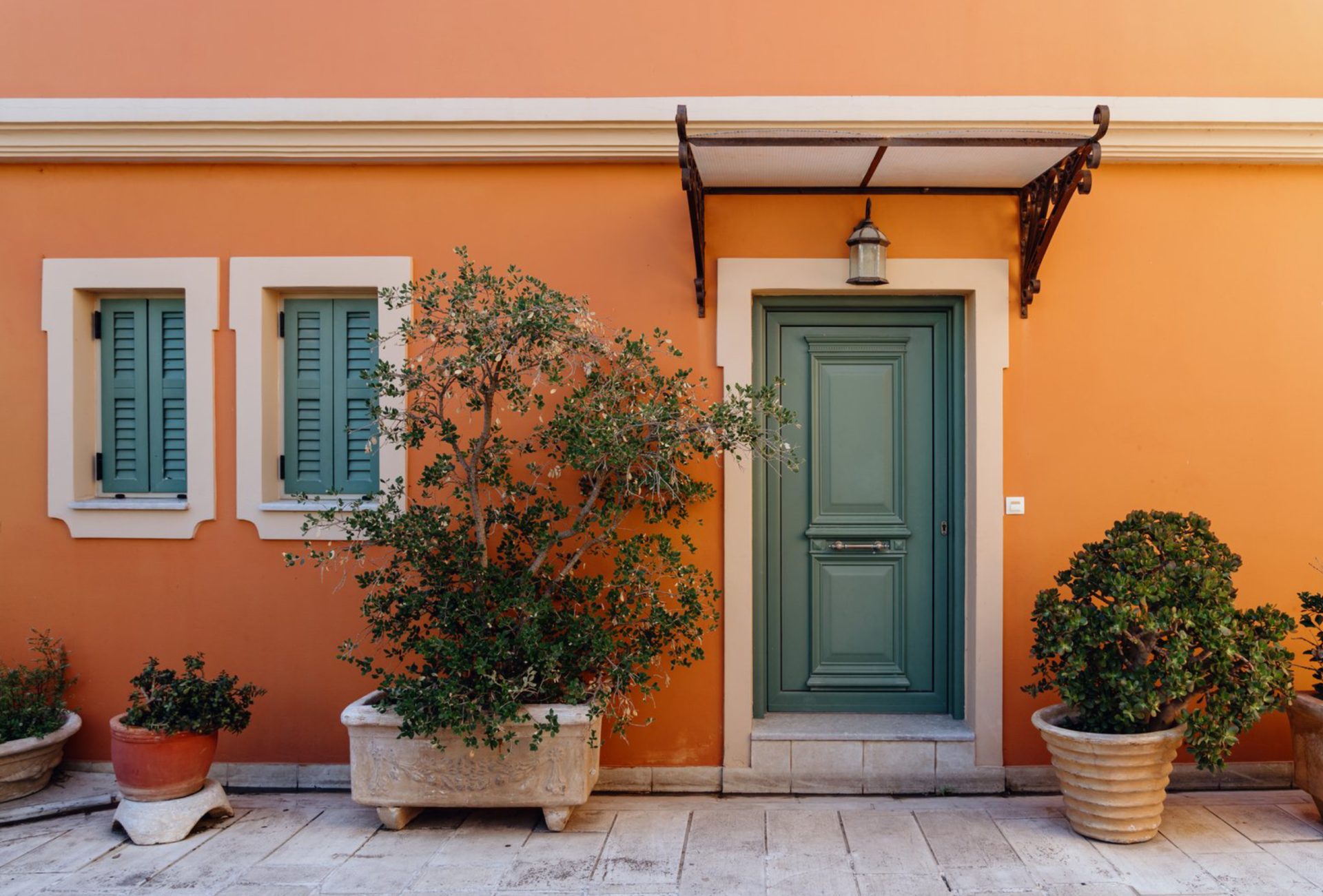 Exterior Color Consultation Tips for Maximum Curb Appeal