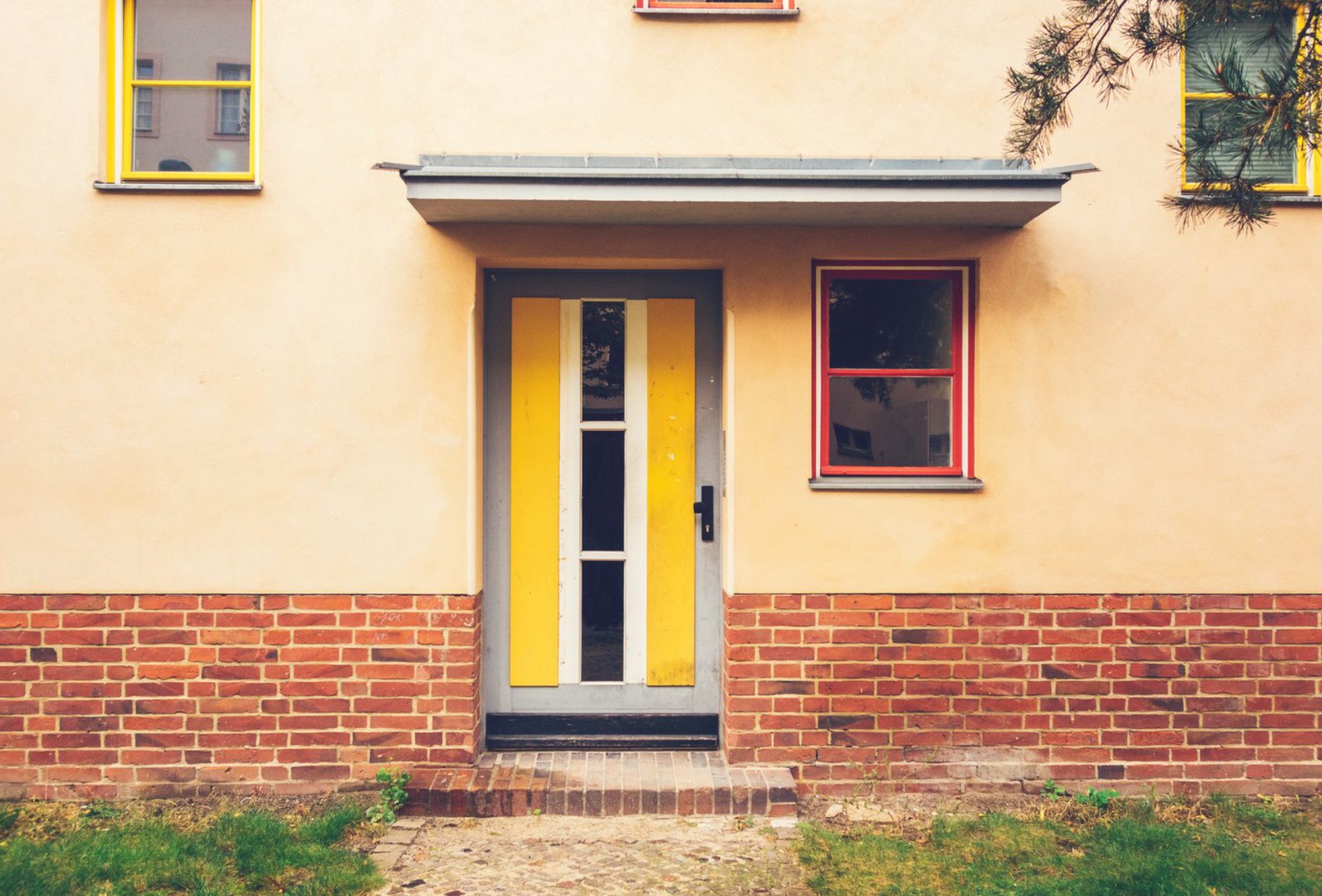 Exterior Paint Colors That Boost Curb Appeal in Chicago