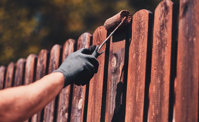 Fence Staining Ideas to Boost Curb Appeal