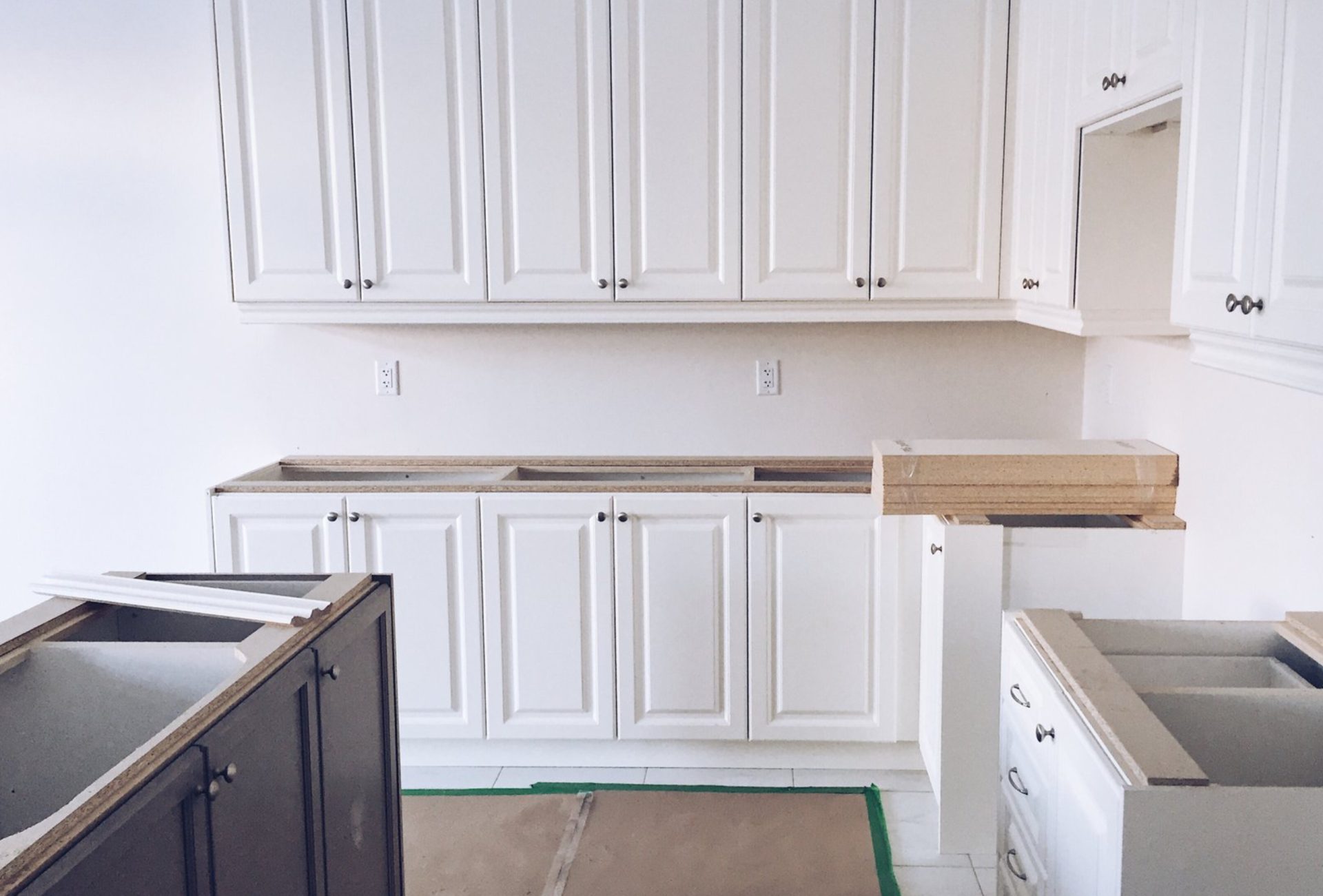 How Cabinet Size and Prep Affect Painting Prices