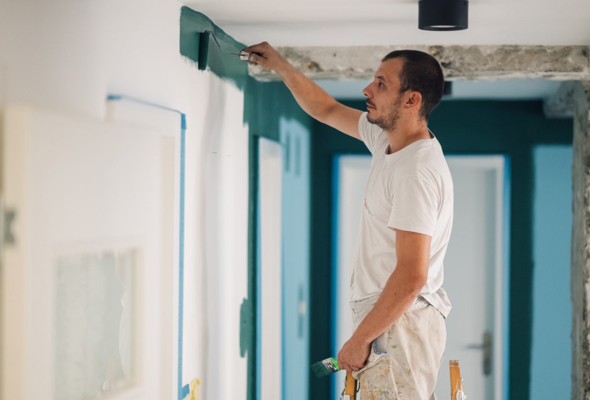 How to Avoid Delays During Multi-Unit Painting Projects