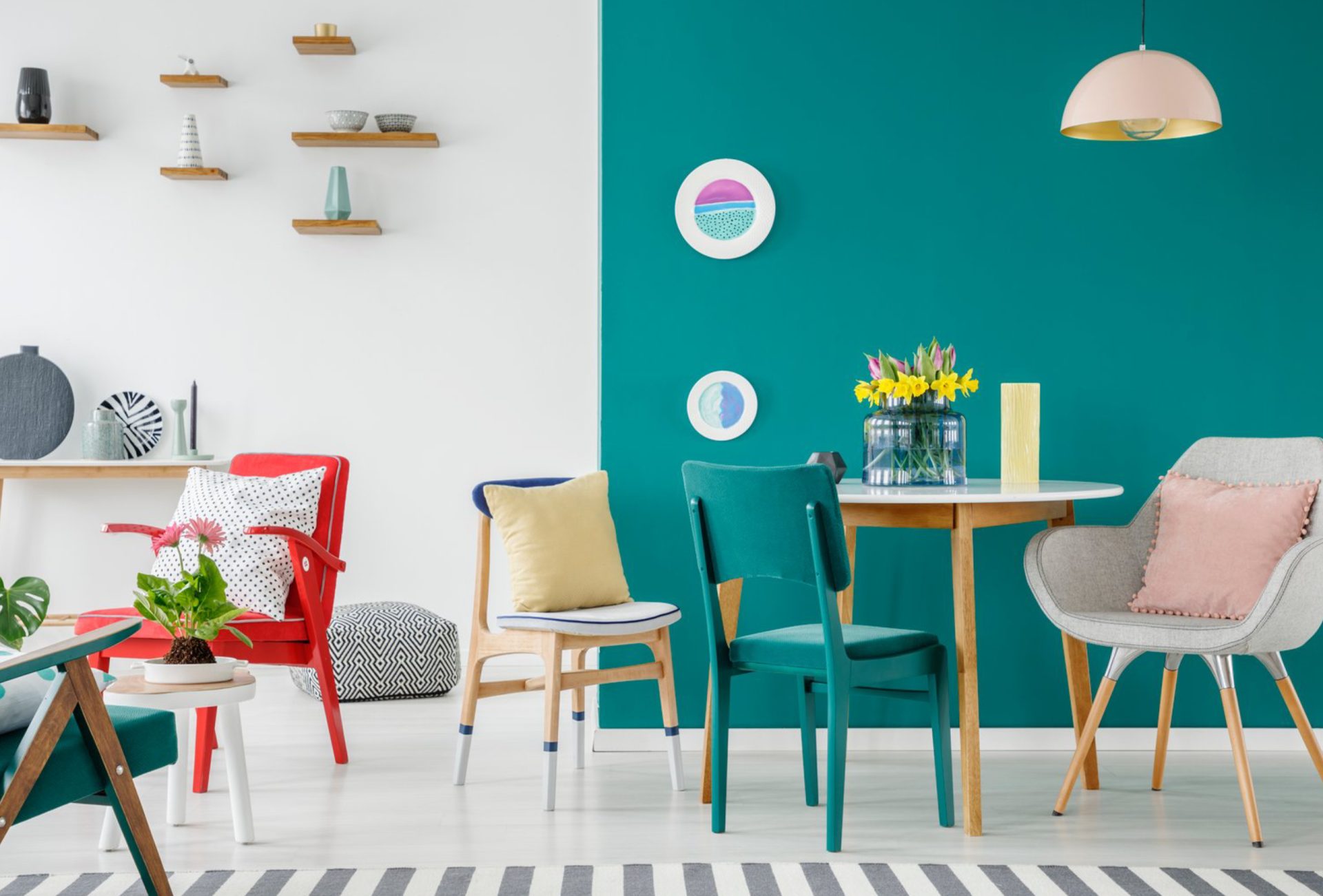 How to Incorporate Trending Colors in Your Home