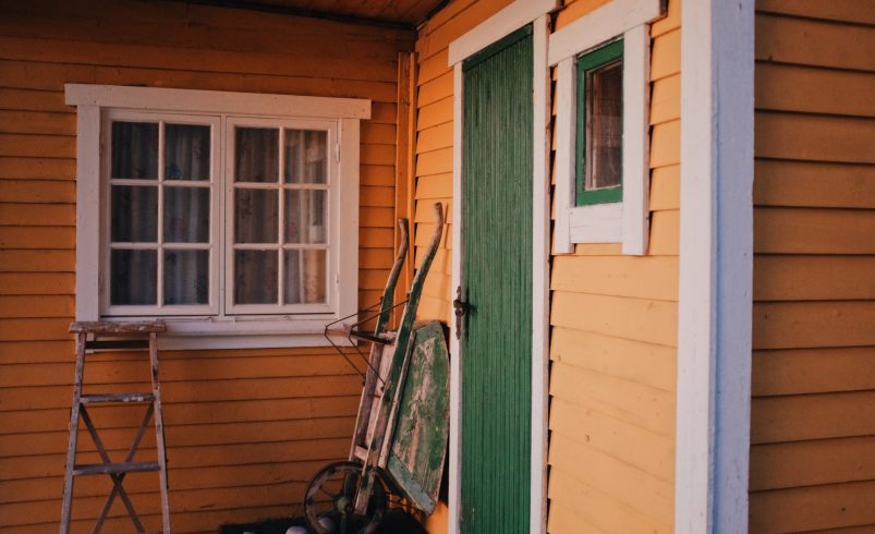 How to Prep Siding Before Painting