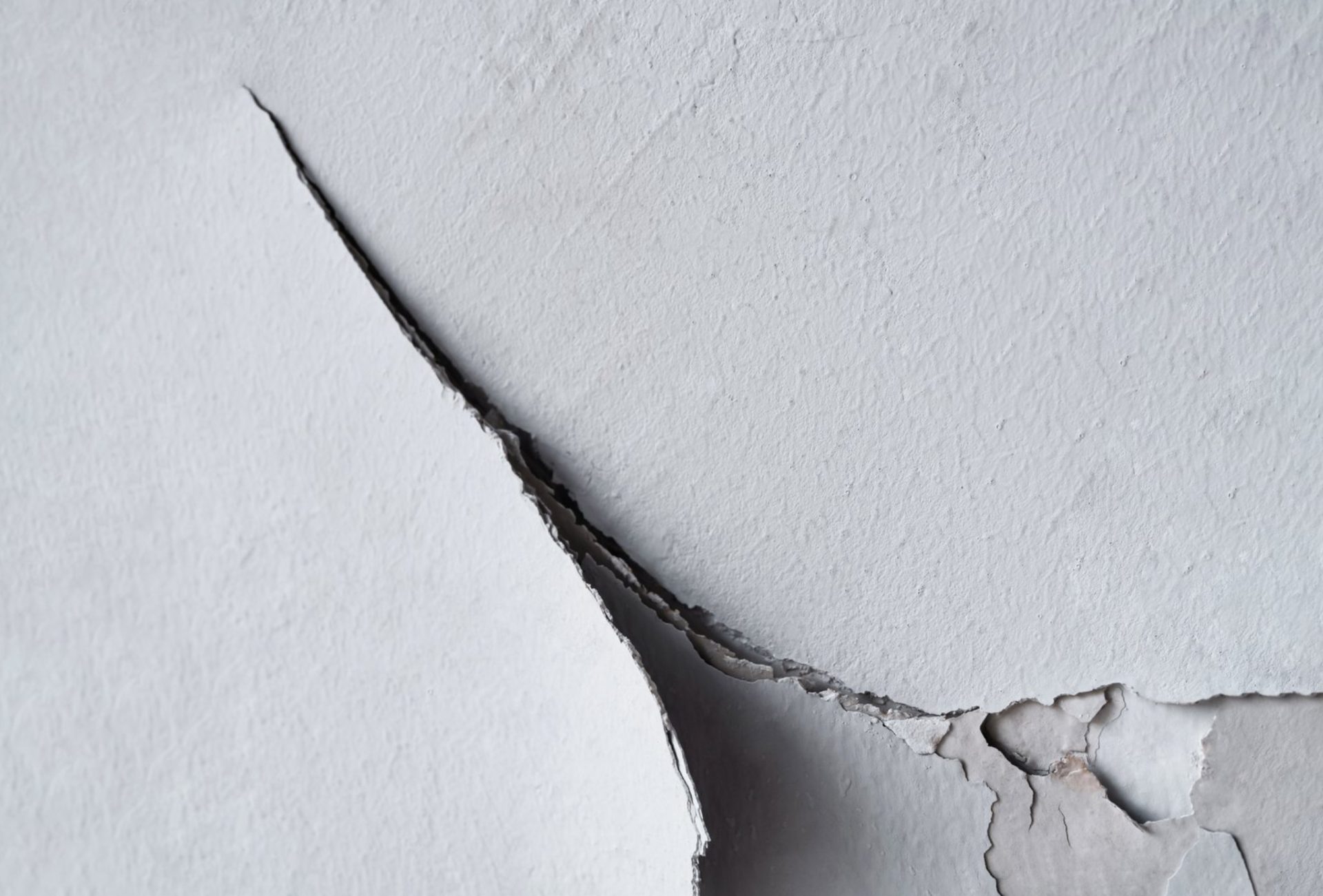How to Repair Wall Cracks Before Painting