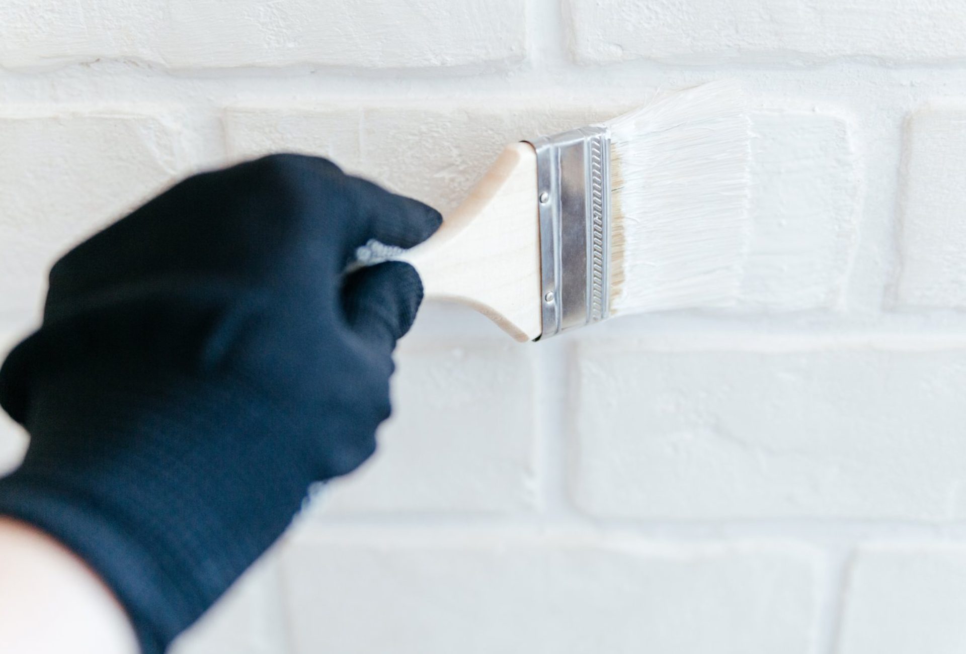 Step-by-Step Guide to Painting Brick Walls